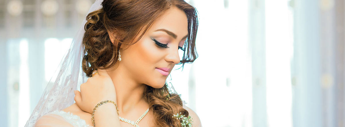 background photo for REDHOUSE SALON 